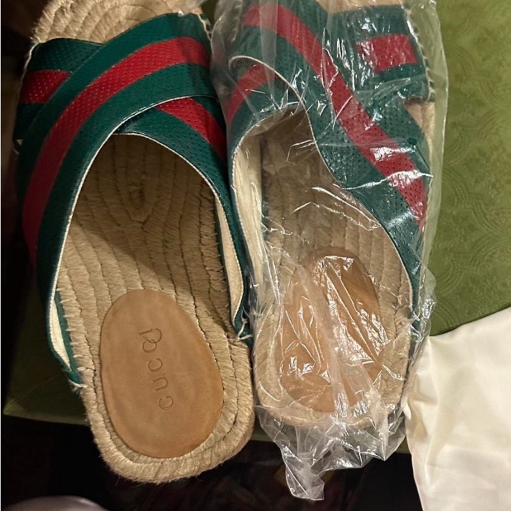 Gucci Women's Espadrilles with Green and Red Stripes
